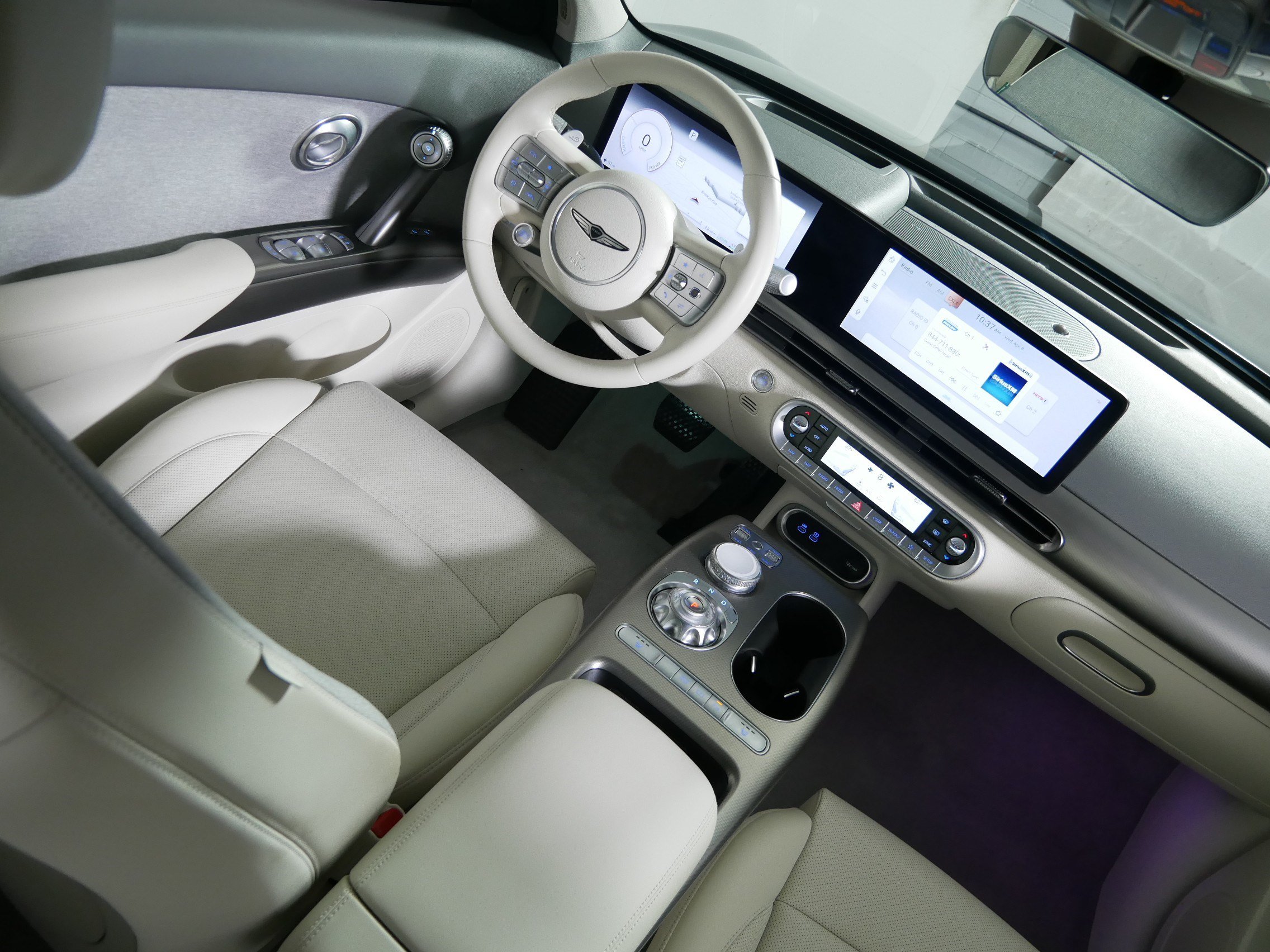Certified 2025 Genesis GV60 Advanced AWD/4WD image 9