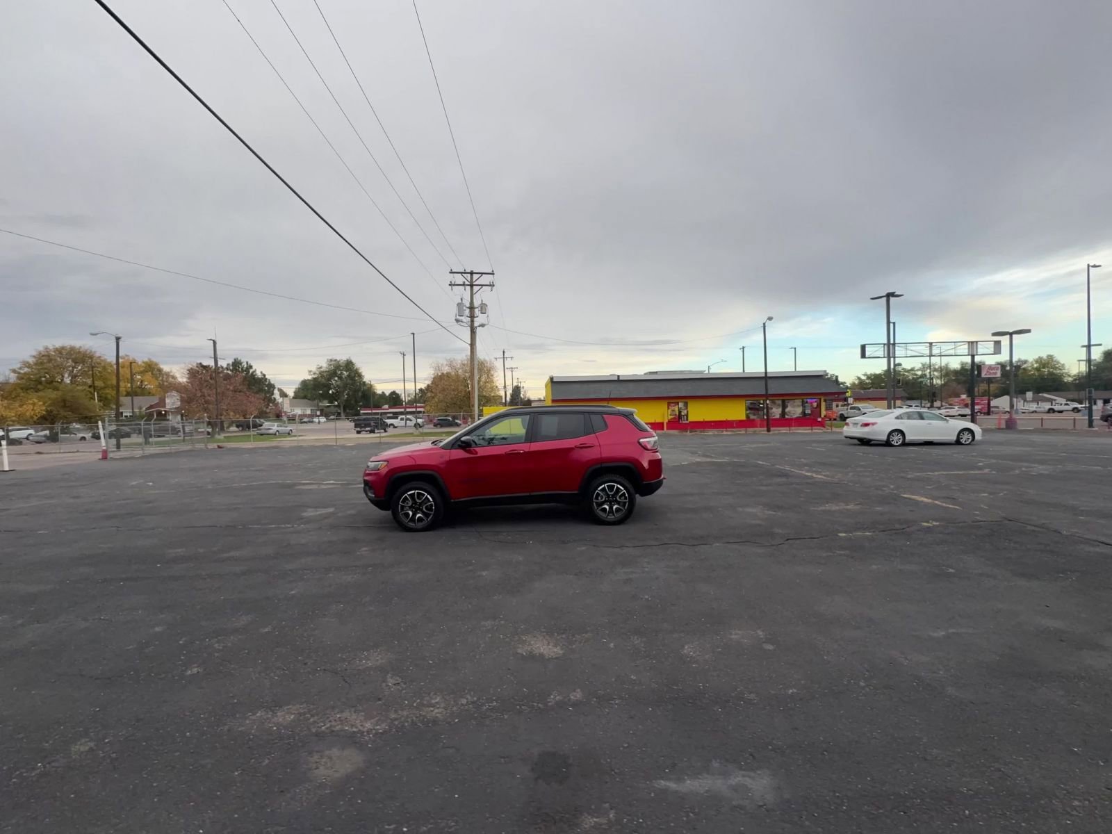Used 2025 Jeep Compass Trailhawk image 16