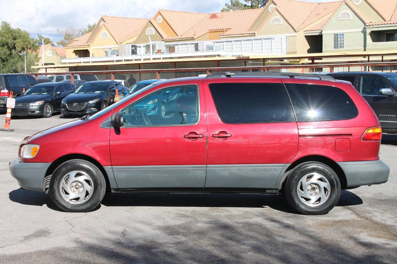 Used 1998 Toyota Sienna LE image 5