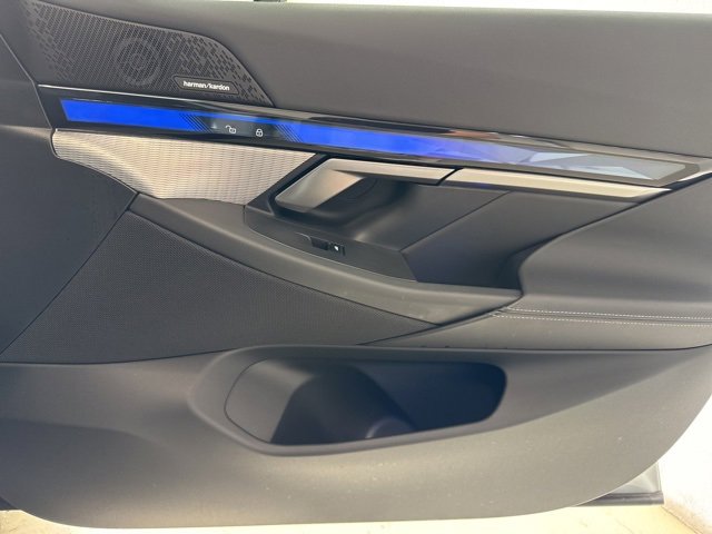 Used 2024 BMW 540i xDrive w/ M Sport Package image 54