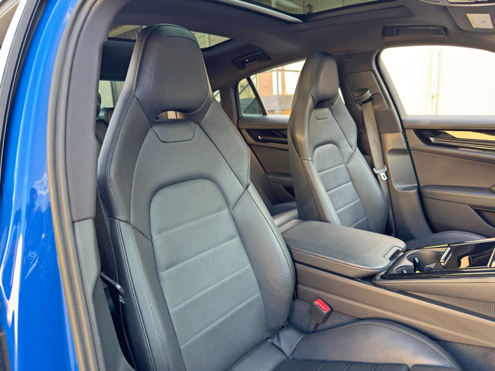 Used 2025 Porsche Panamera w/ Premium Package RWD image 39