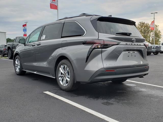 New 2026 Toyota Sienna XLE AWD/4WD image 8