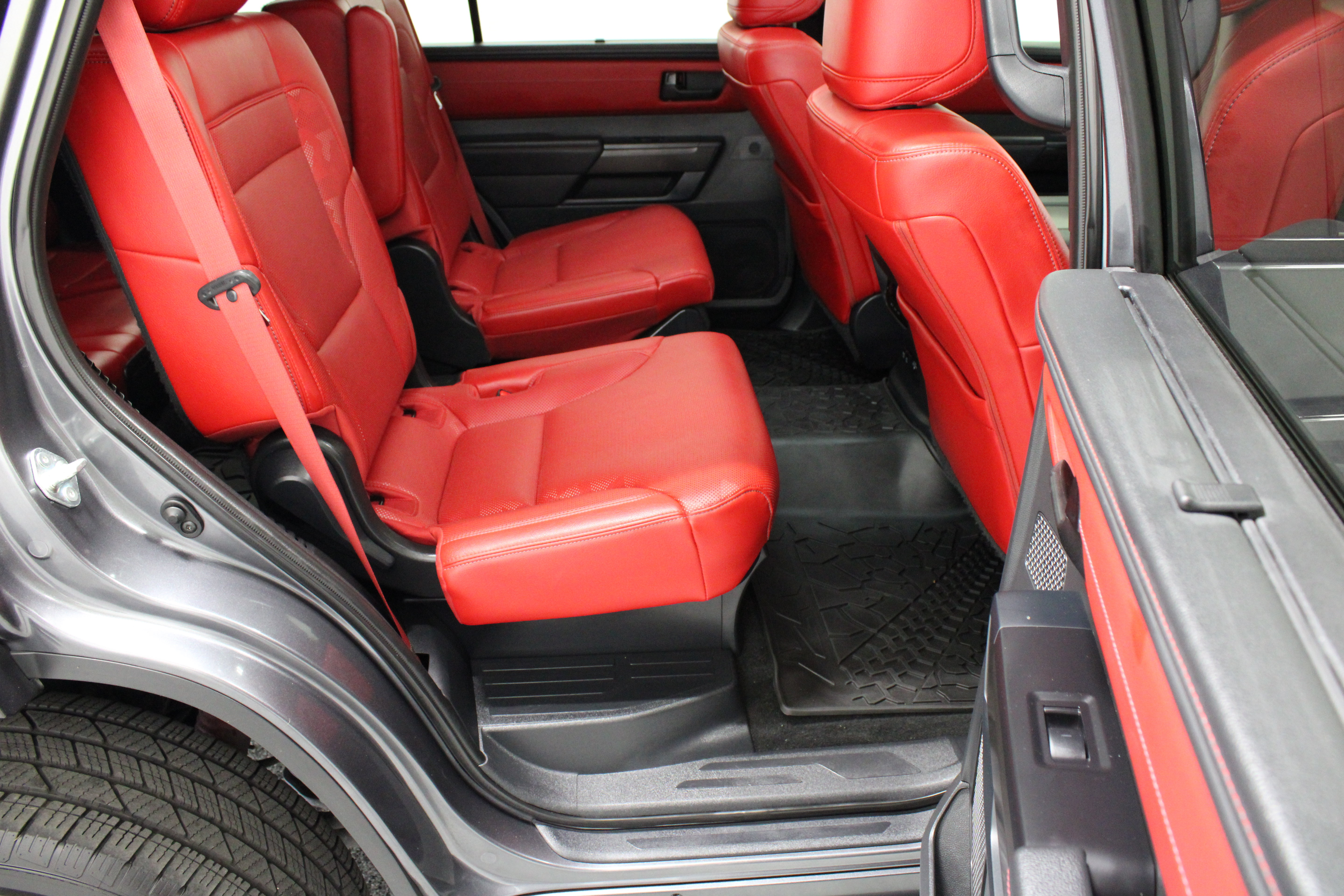 Used 2024 Toyota Sequoia TRD Pro AWD/4WD image 40