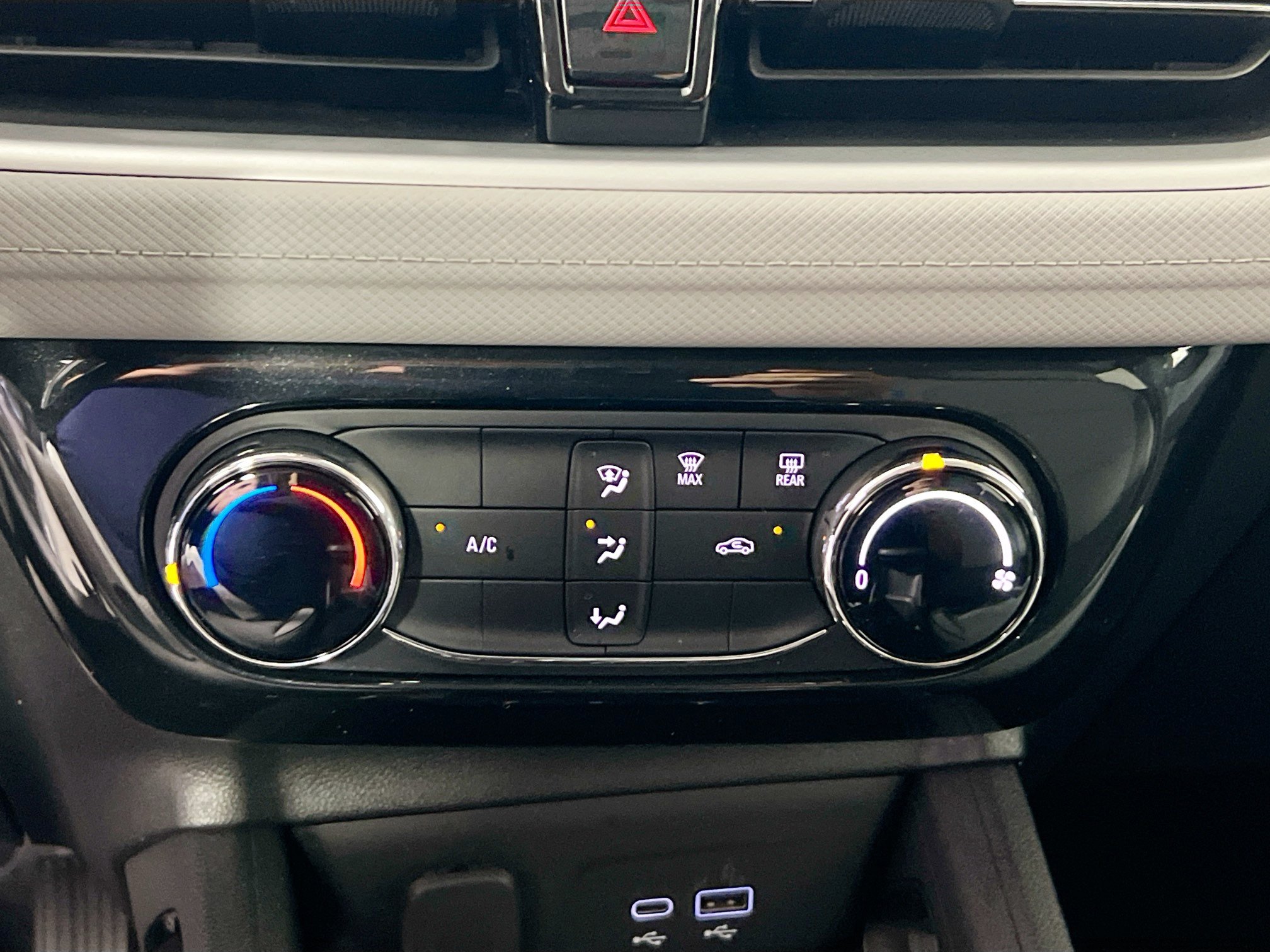 Used 2024 Chevrolet TrailBlazer LT FWD image 24