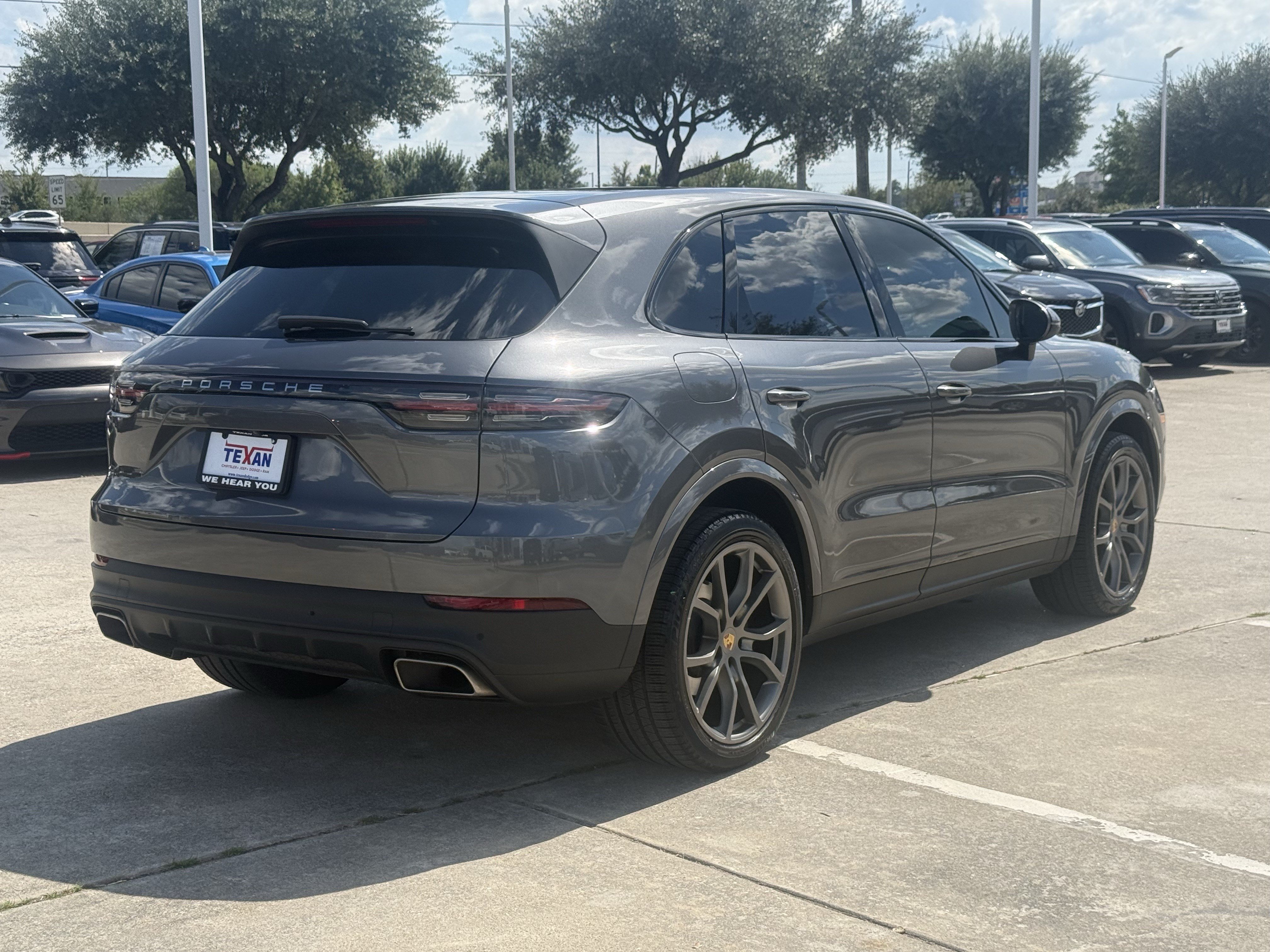 Used 2020 Porsche Cayenne AWD/4WD image 5