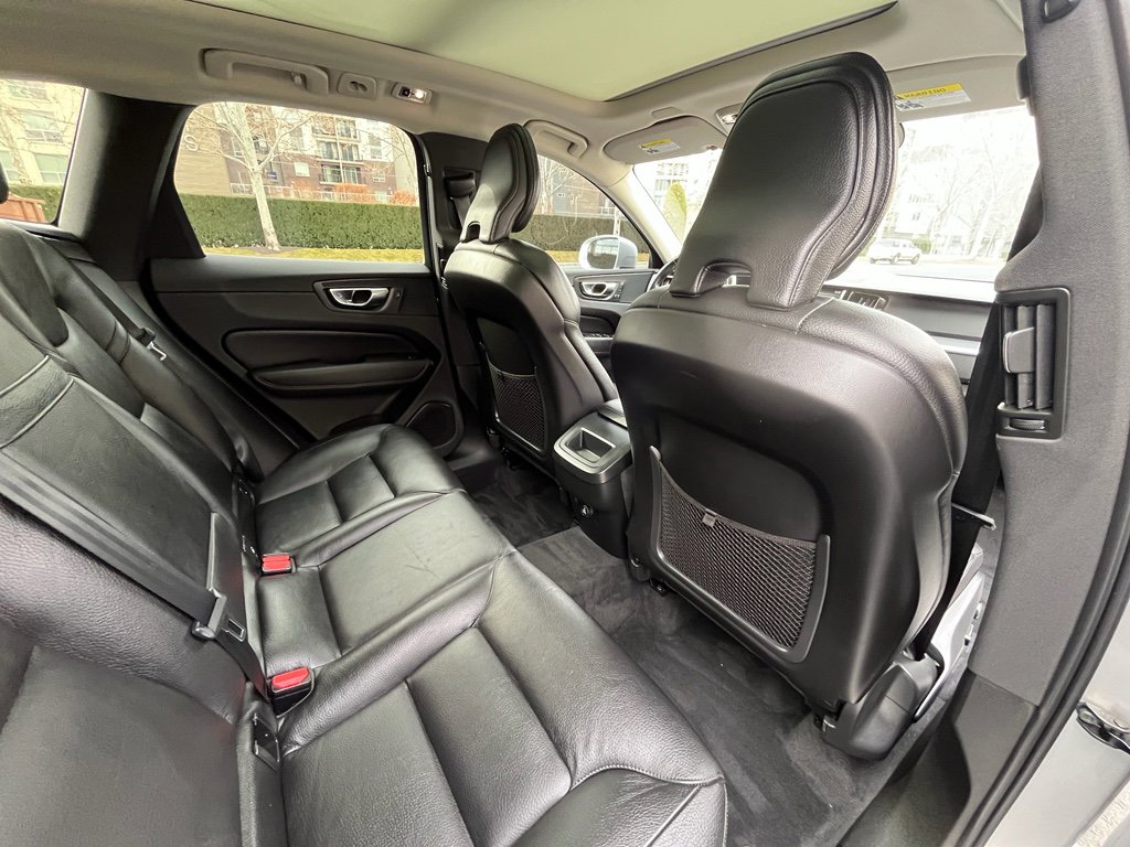 Used 2020 Volvo XC60 T6 Momentum image 27