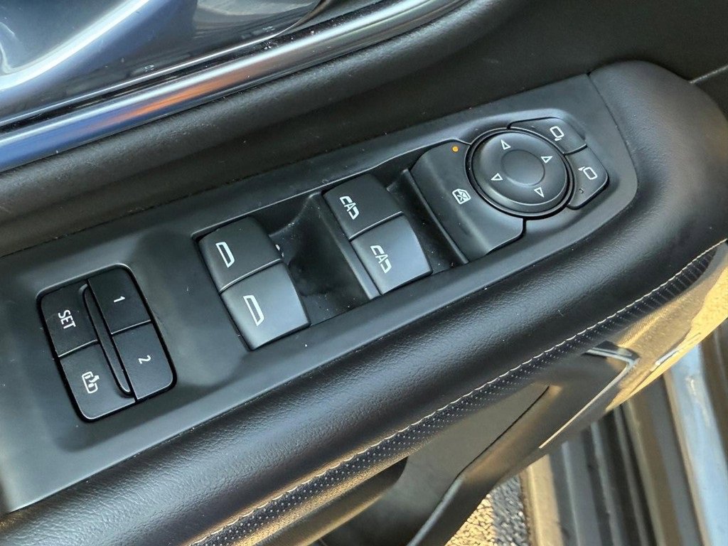 Used 2021 GMC Yukon SLT image 17