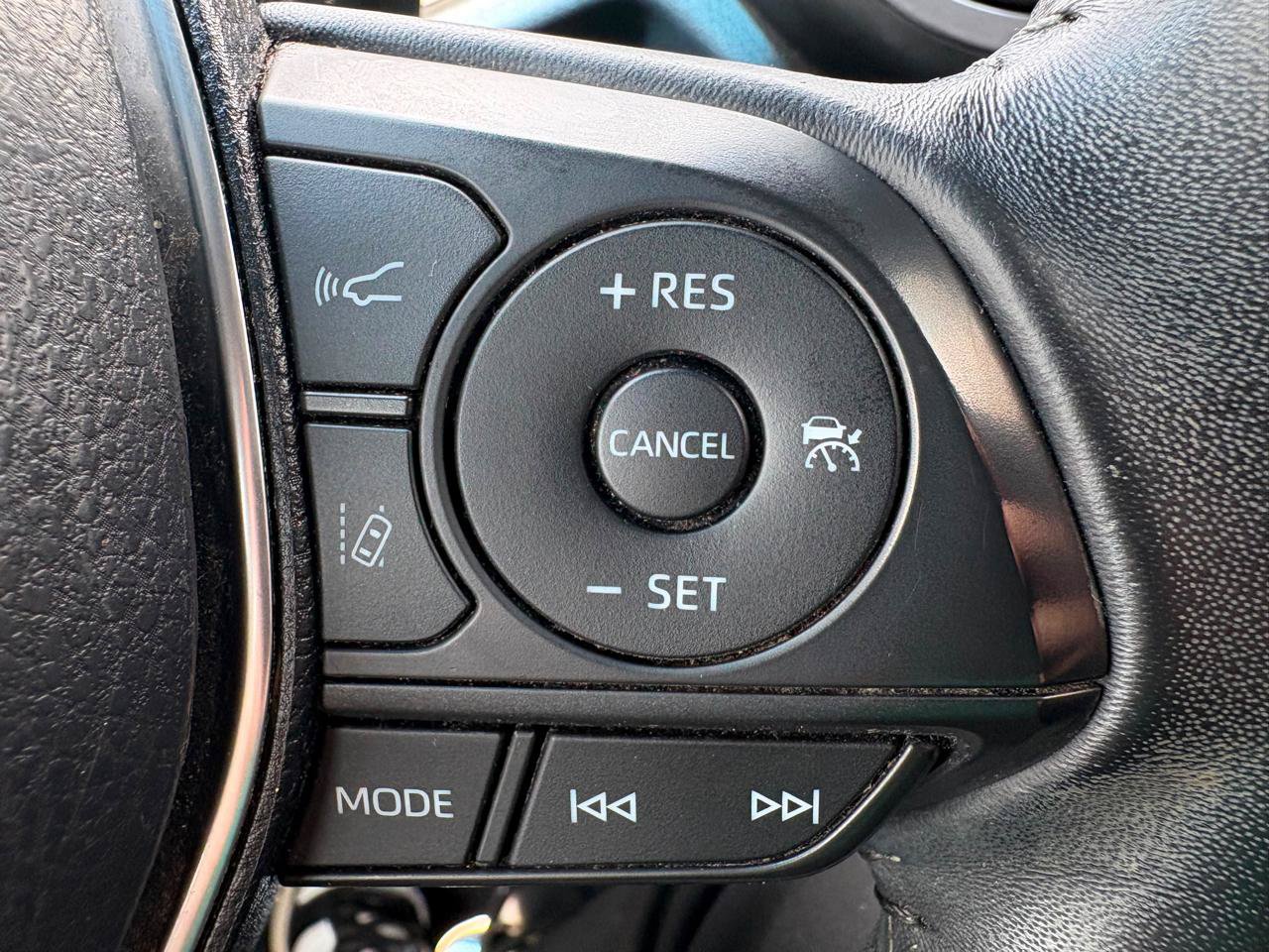 Used 2018 Toyota Camry SE w/ Moonroof Package FWD image 28