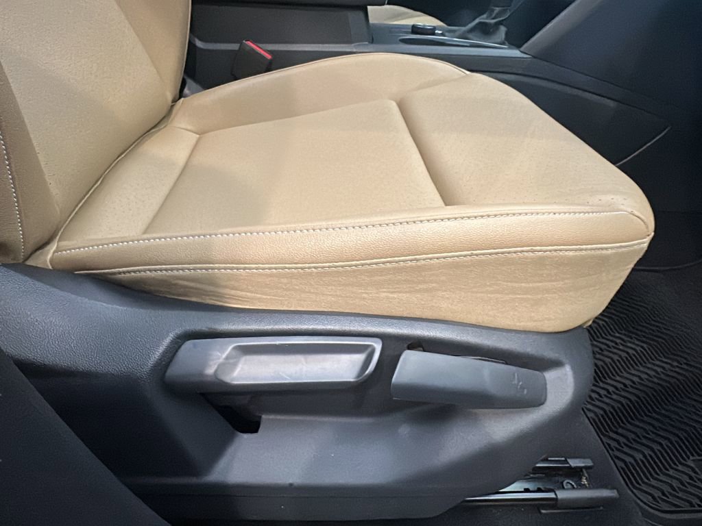 Used 2020 Volkswagen Atlas Cross Sport SE w/ Panoramic Sunroof Package image 17