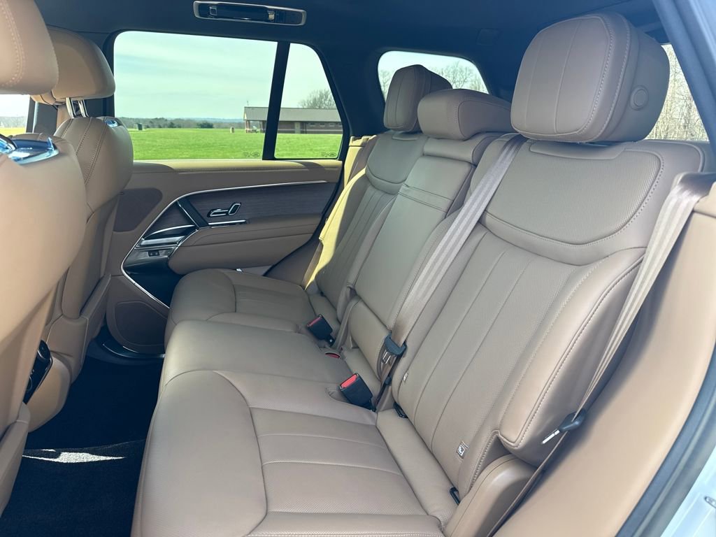 New 2026 Land Rover Range Rover SE image 13