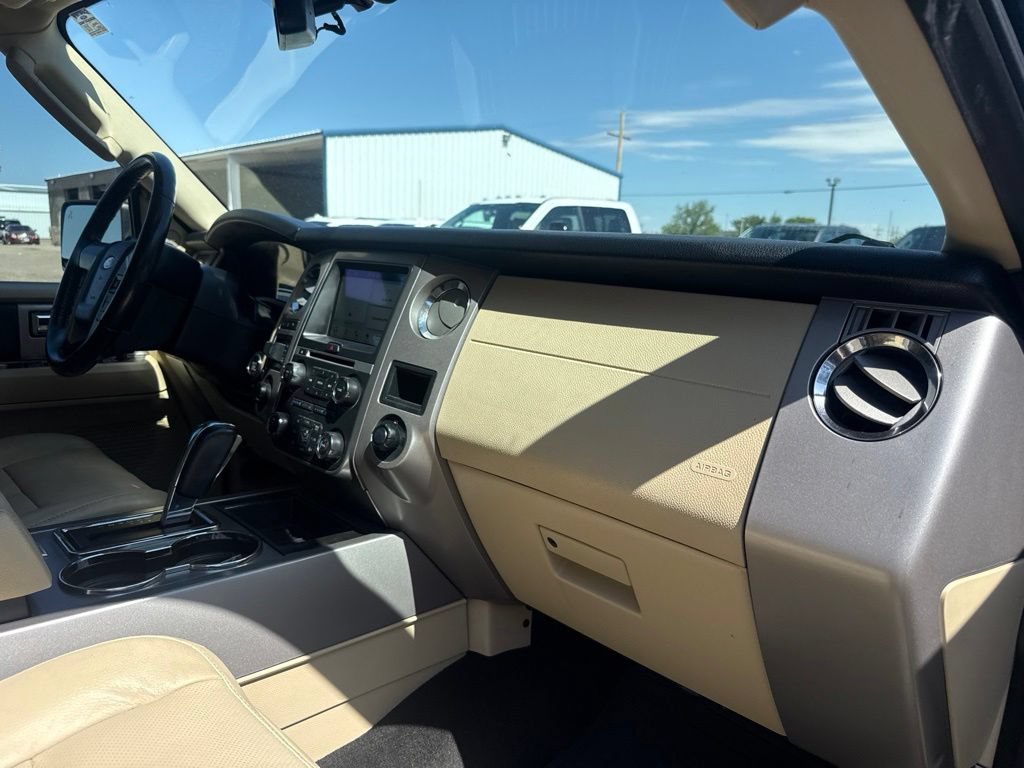 Used 2017 Ford Expedition Limited w/ Equipment Group 301A AWD/4WD image 45