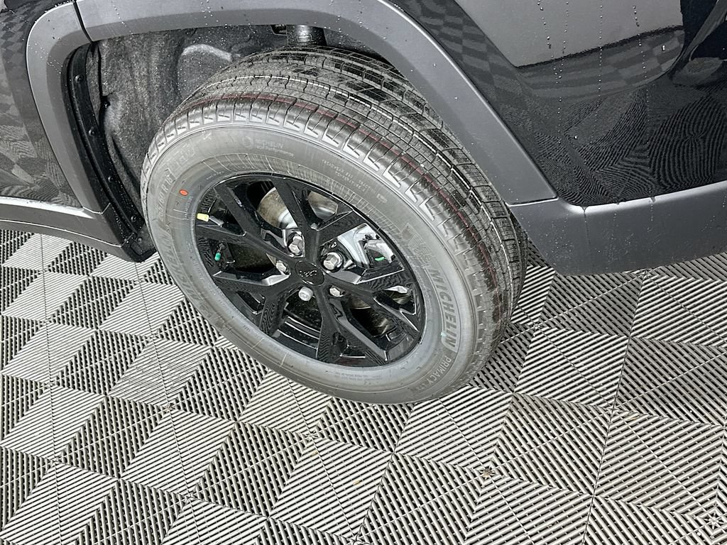 New 2026 Jeep Grand Cherokee Altitude AWD/4WD image 40