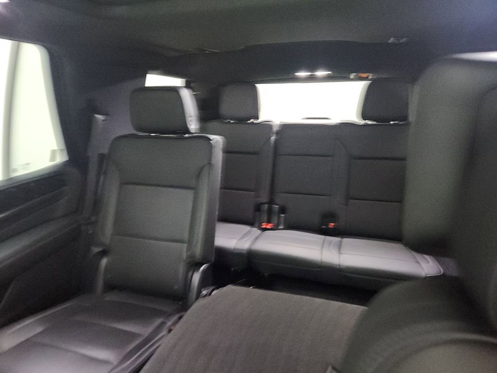 Used 2023 GMC Yukon Denali AWD/4WD image 12