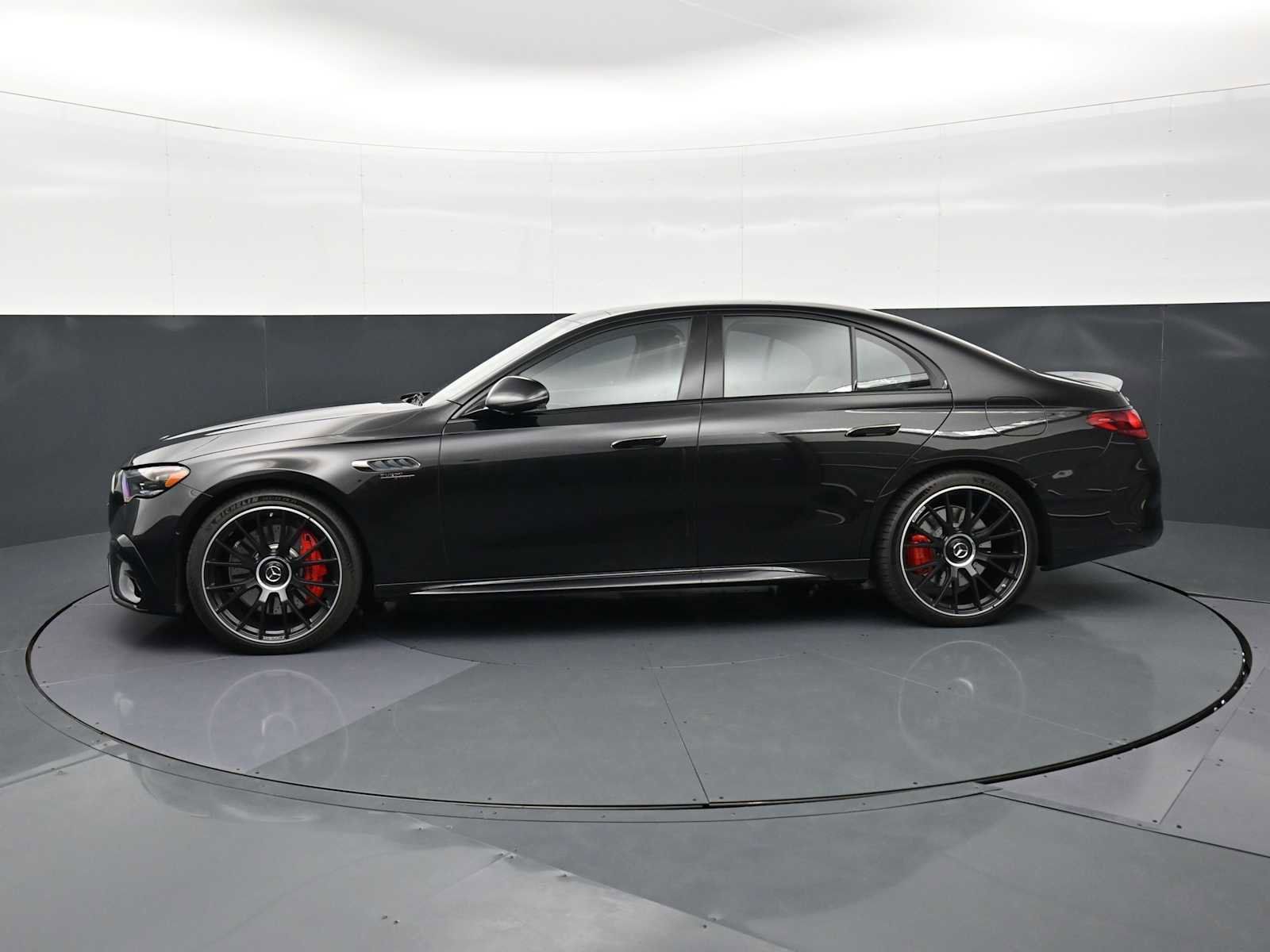 Used 2025 Mercedes-Benz E 53 AMG e 4MATIC Sedan image 2