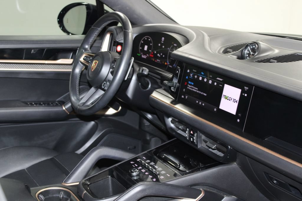 Used 2024 Porsche Cayenne Coupe AWD/4WD image 29