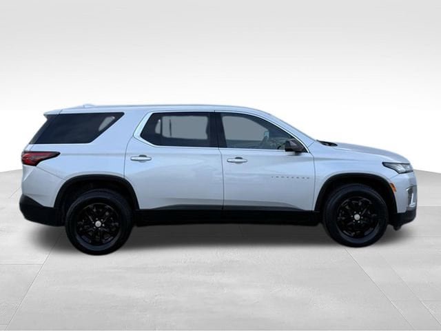 Used 2022 Chevrolet Traverse LS FWD image 3