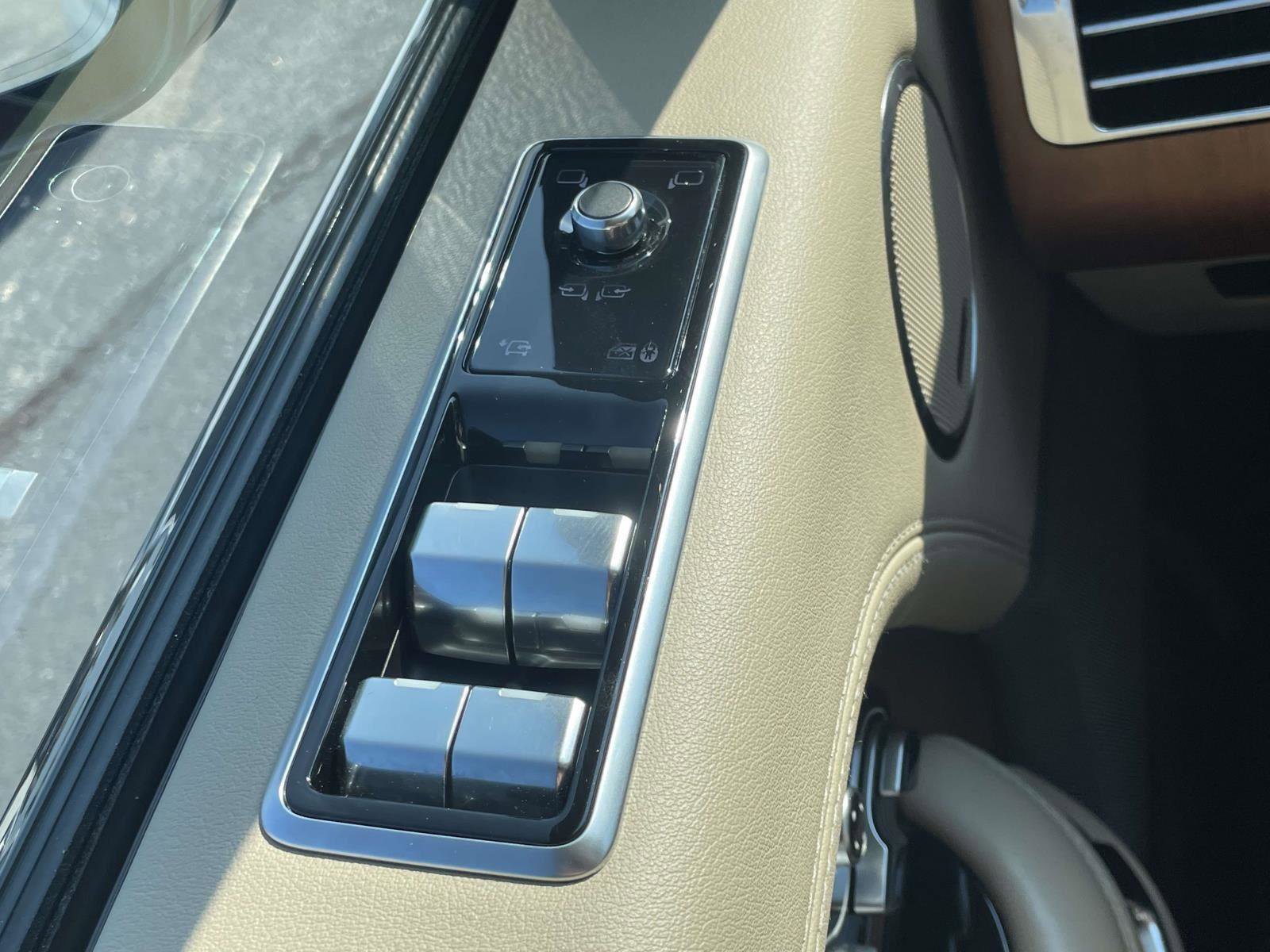 Used 2021 Land Rover Range Rover Westminster Edition image 8