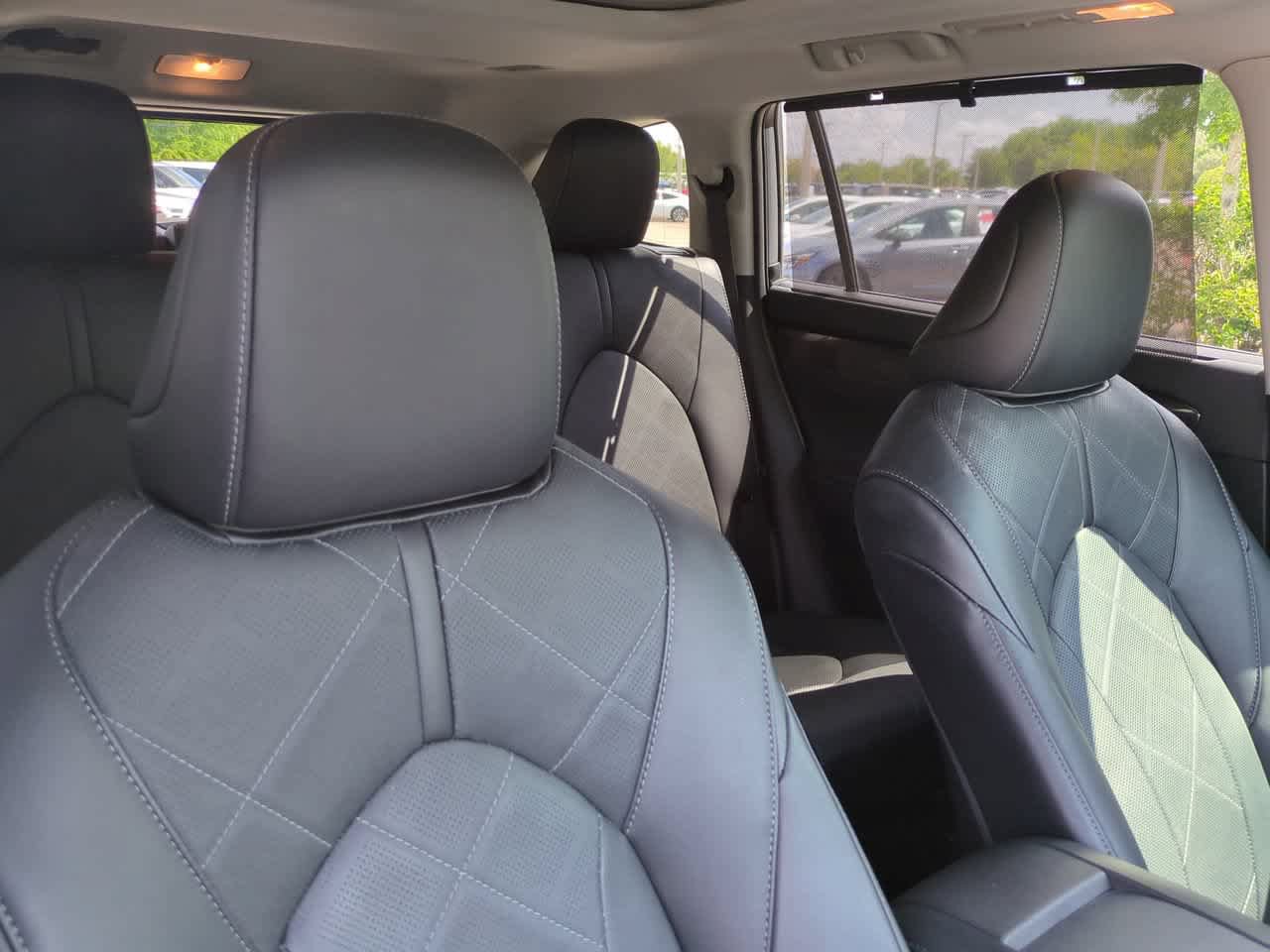 Certified 2024 Toyota Highlander Platinum AWD/4WD image 7
