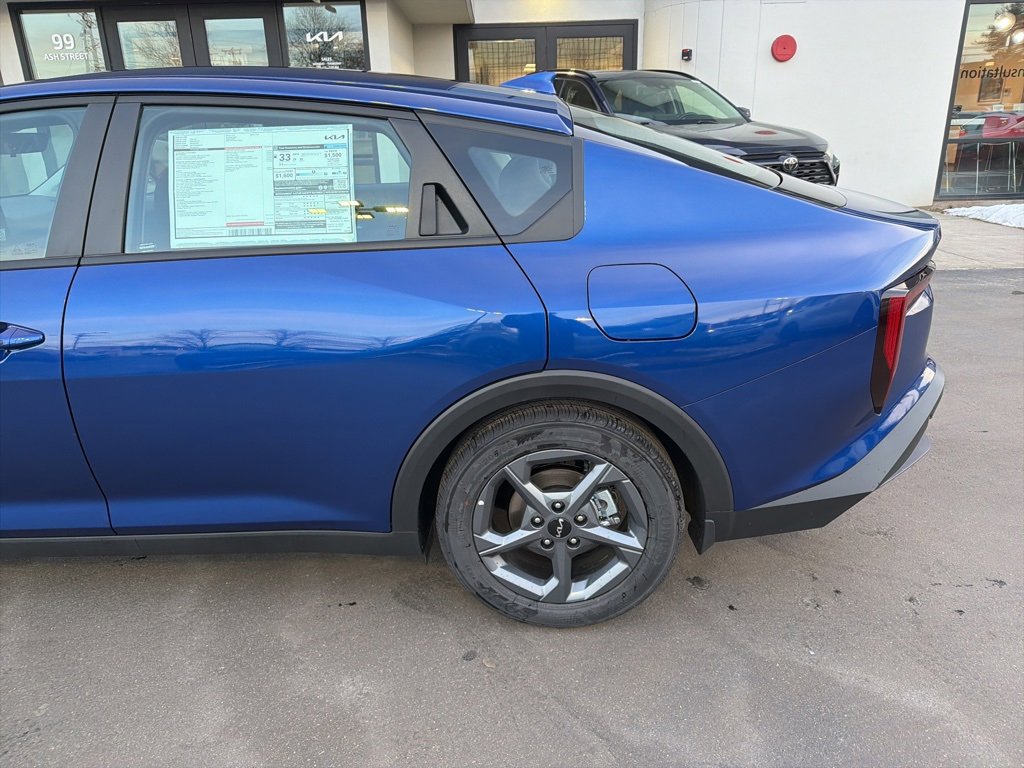 New 2025 Kia K4 LXS image 10