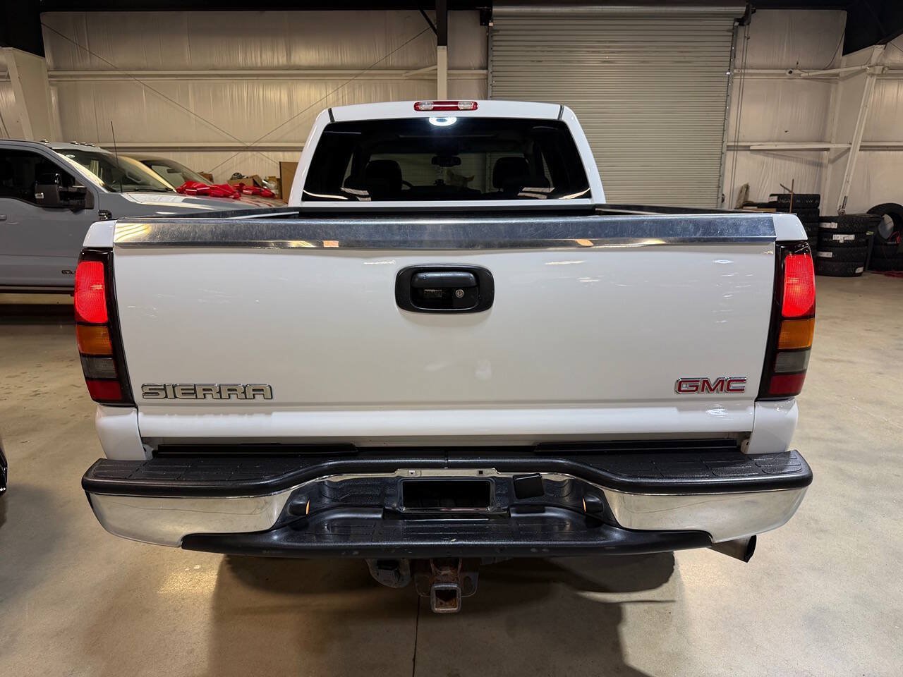 Used 2006 GMC Sierra 2500 SLT w/ Heavy-Duty Power Package AWD/4WD image 15