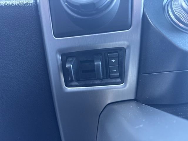 Used 2018 Ford F150 Platinum w/ Equipment Group 701A Luxury image 37