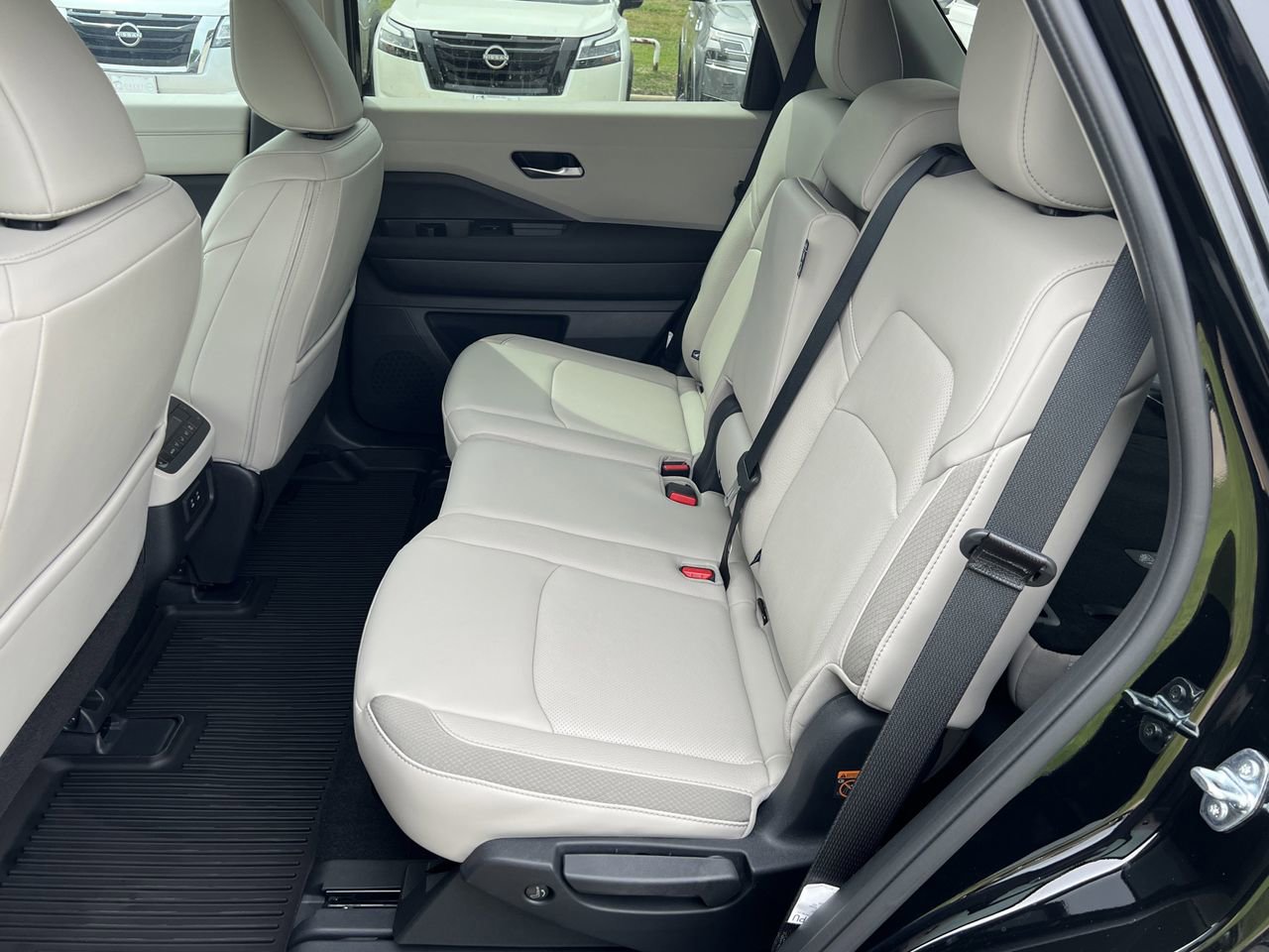 New 2026 Nissan Pathfinder SL AWD/4WD image 15