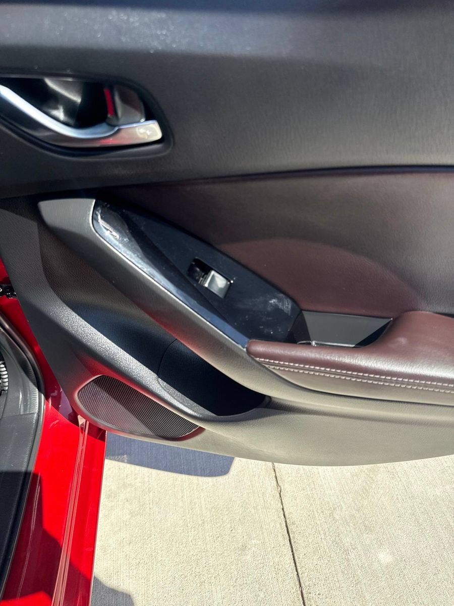 Used 2018 MAZDA MAZDA3 Touring FWD image 20