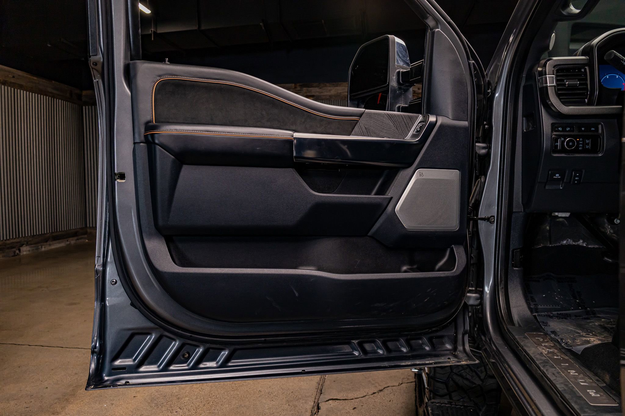 Used 2023 Ford F350 Platinum image 28