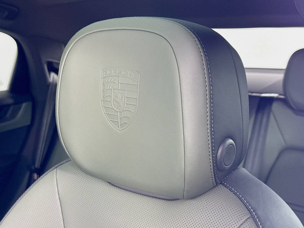 New 2026 Porsche Cayenne Coupe AWD/4WD image 14