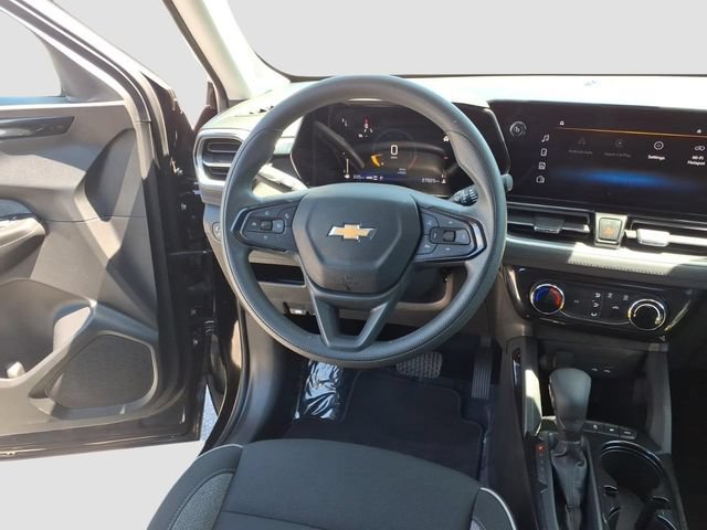 Used 2025 Chevrolet TrailBlazer LT AWD/4WD image 12