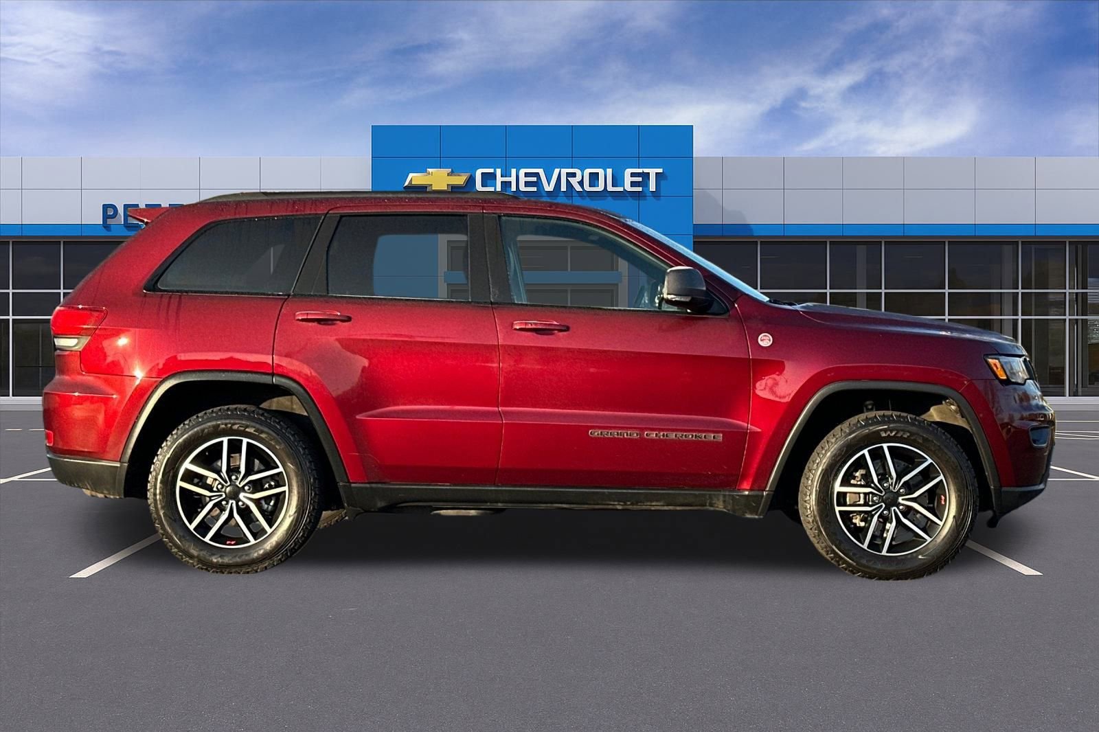 Used 2021 Jeep Grand Cherokee Trailhawk w/ Trailhawk Luxury Group image 3