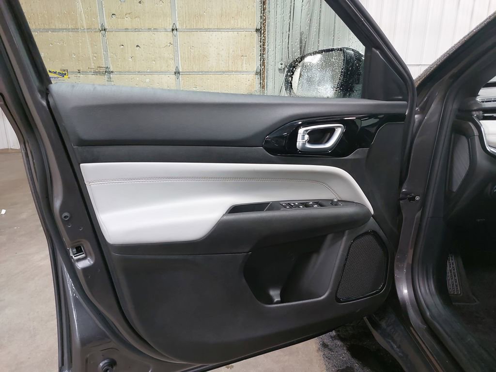 Used 2024 Jeep Compass Limited image 26