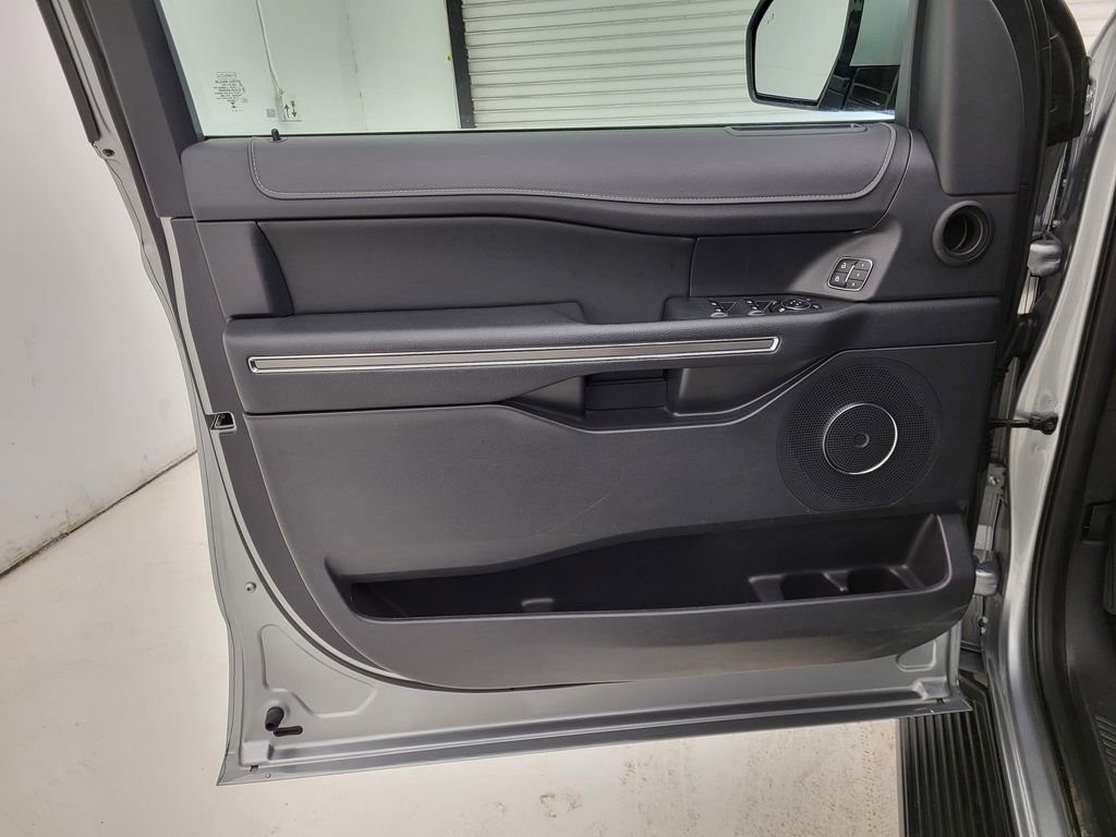 Used 2024 Ford Expedition Max XLT image 36
