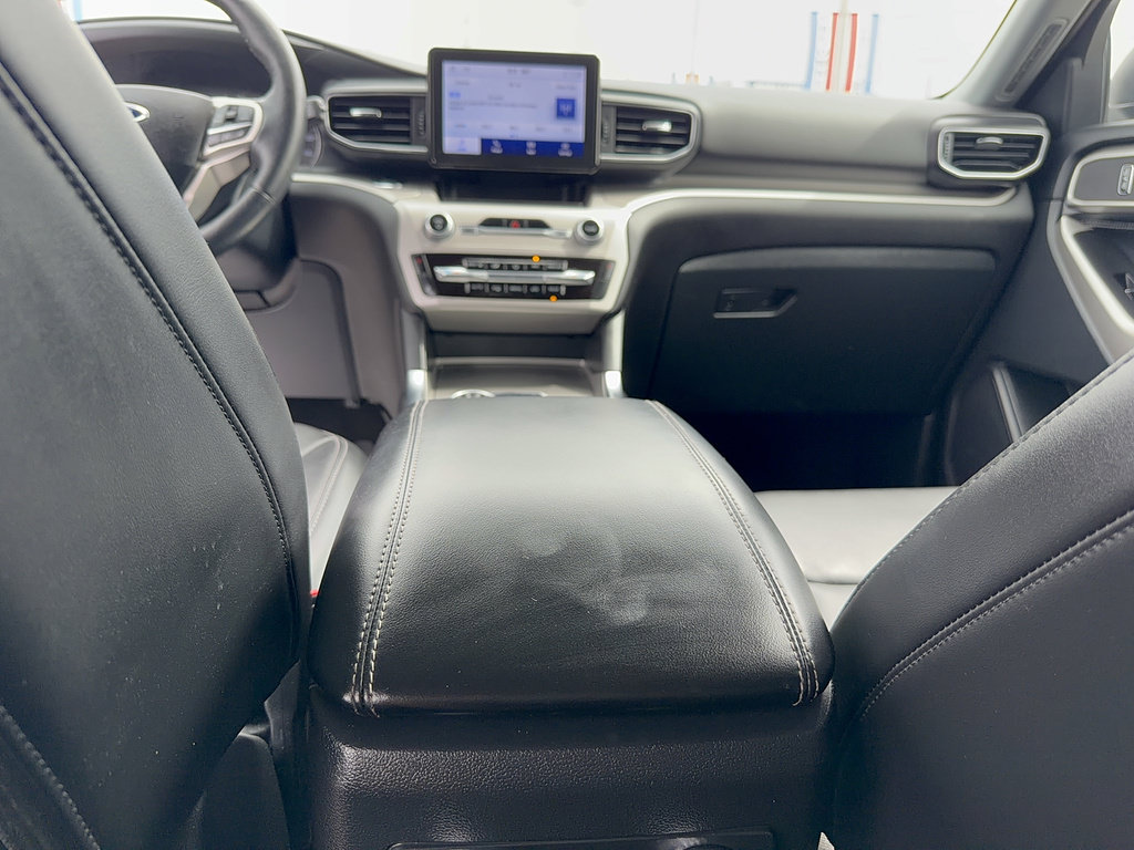 Certified 2023 Ford Explorer XLT w/ Equipment Group 202A RWD image 29