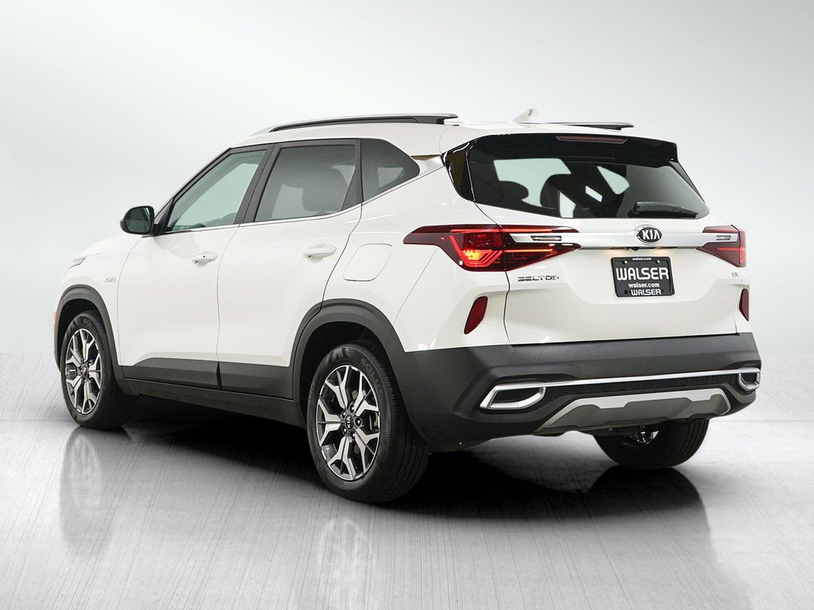 Used 2021 Kia Seltos EX AWD/4WD image 3