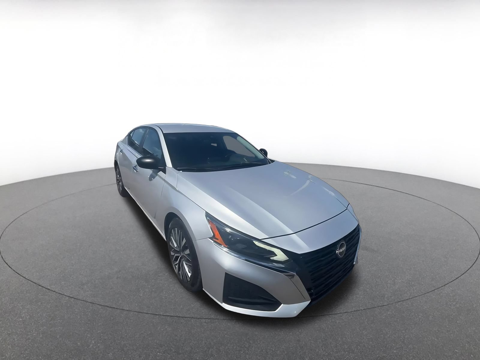 Used 2025 Nissan Altima 2.5 SV FWD image 3