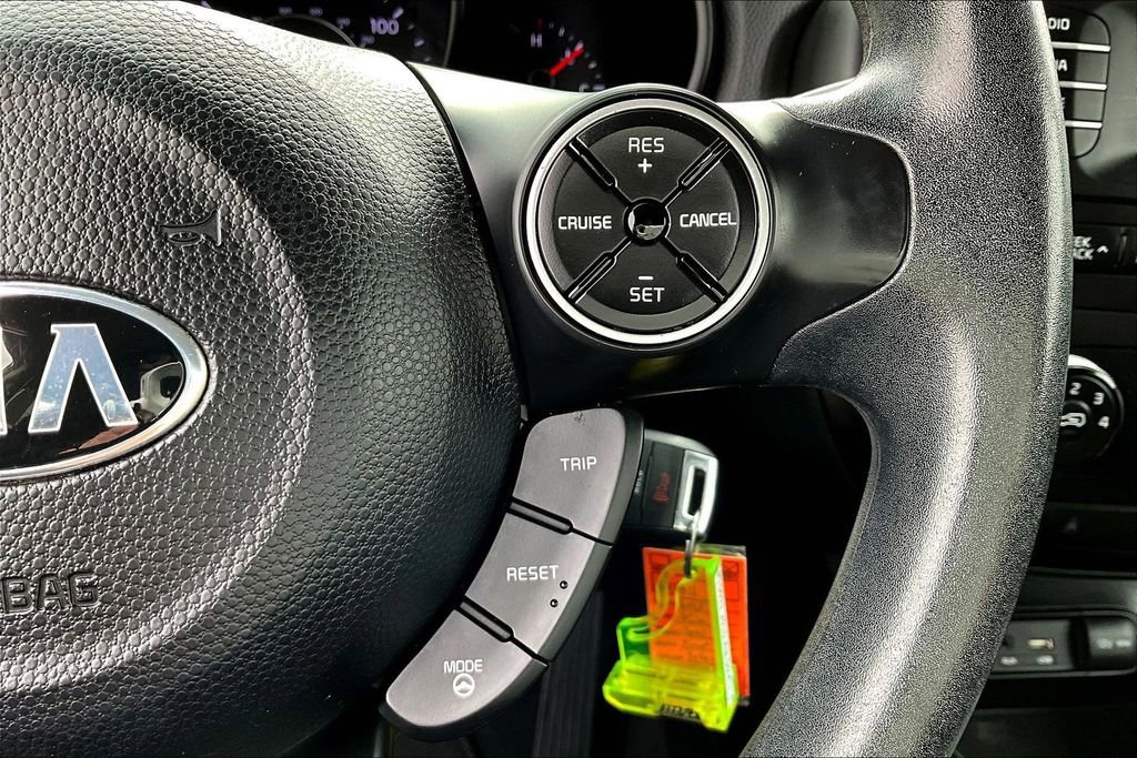 Used 2015 Kia Soul + FWD image 11