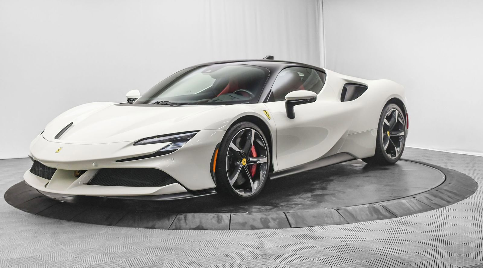 Used 2023 Ferrari SF90 Stradale image 4