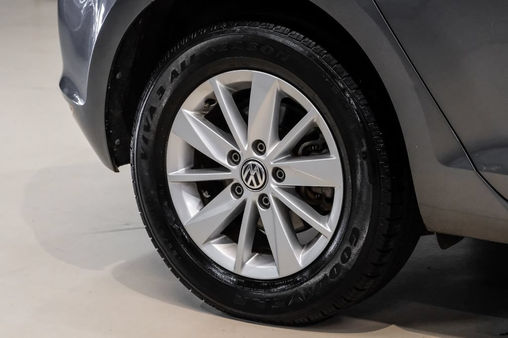 Used 2015 Volkswagen Golf S FWD image 53