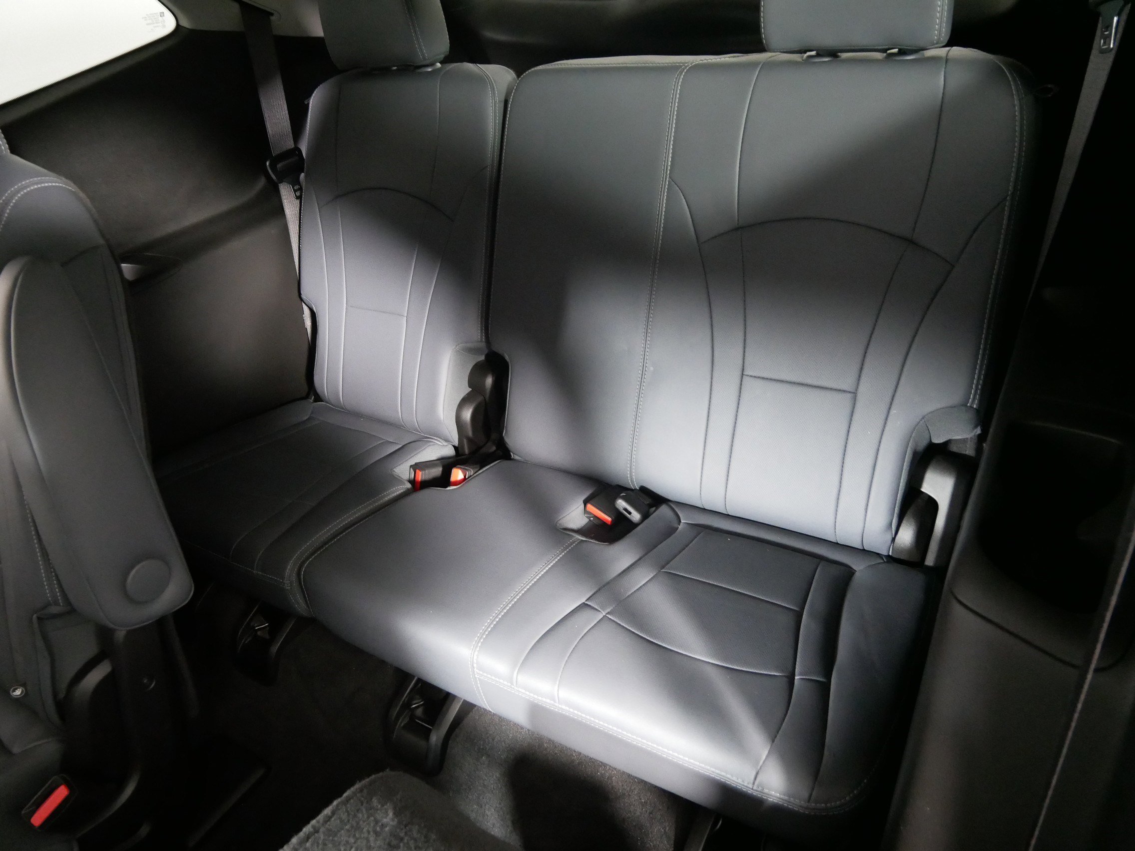 Used 2020 Buick Enclave Essence image 33