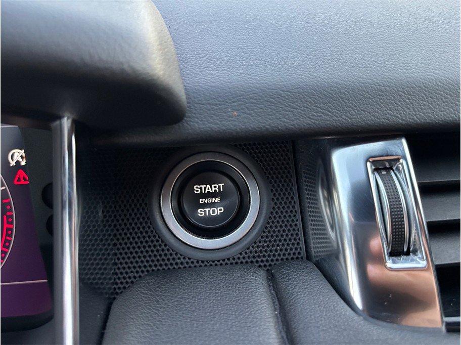 Used 2020 Land Rover Range Rover Sport SE image 29