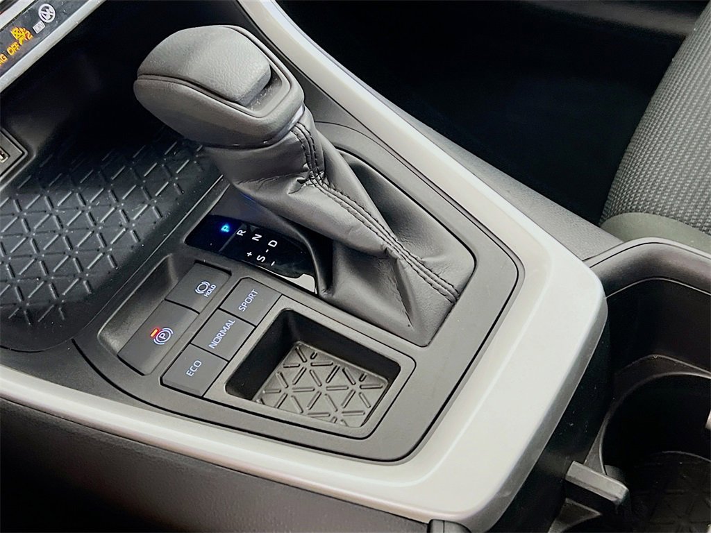 Used 2024 Toyota RAV4 LE image 16