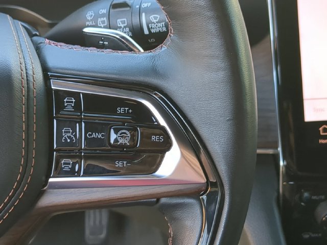 Used 2022 Jeep Grand Cherokee L Summit w/ Luxury Tech Group V AWD/4WD image 23