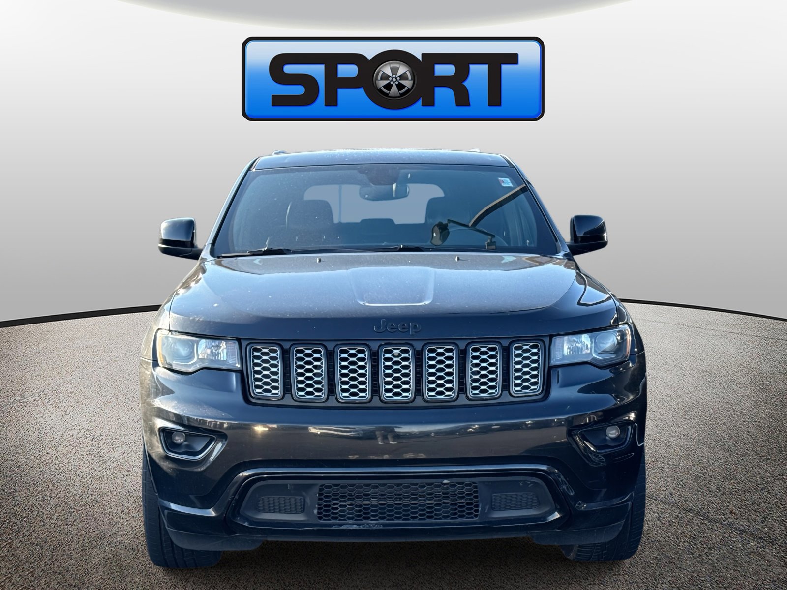 Used 2018 Jeep Grand Cherokee Altitude image 2