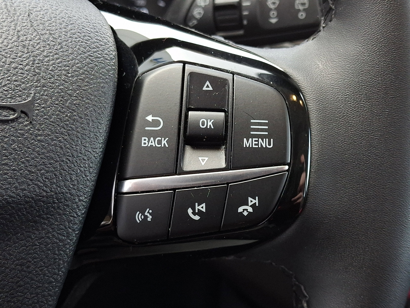 Certified 2022 Ford Escape SE w/ SE Sport Appearance Package image 25