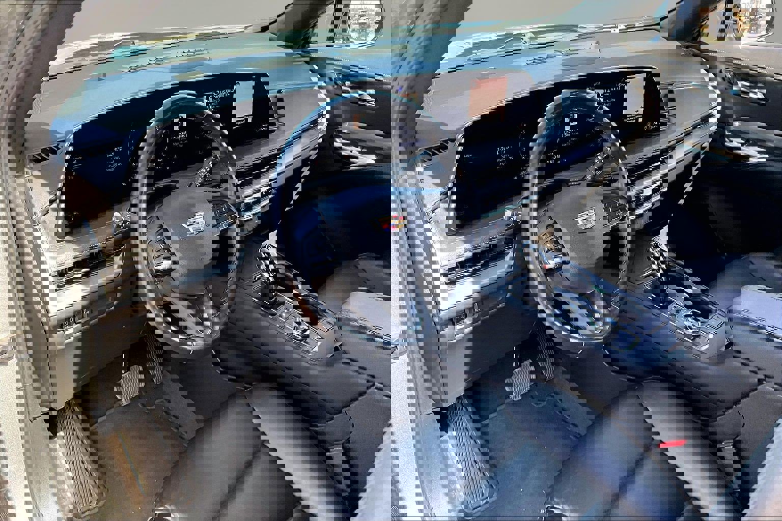 Used 2024 Cadillac XT4 Premium Luxury image 17