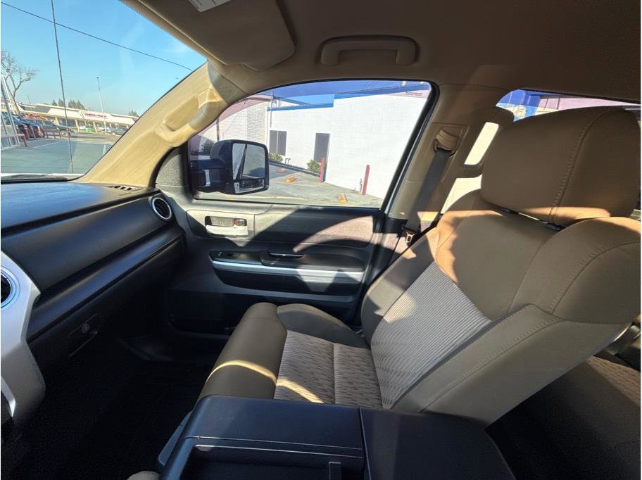 Used 2015 Toyota Tundra SR5 AWD/4WD image 23