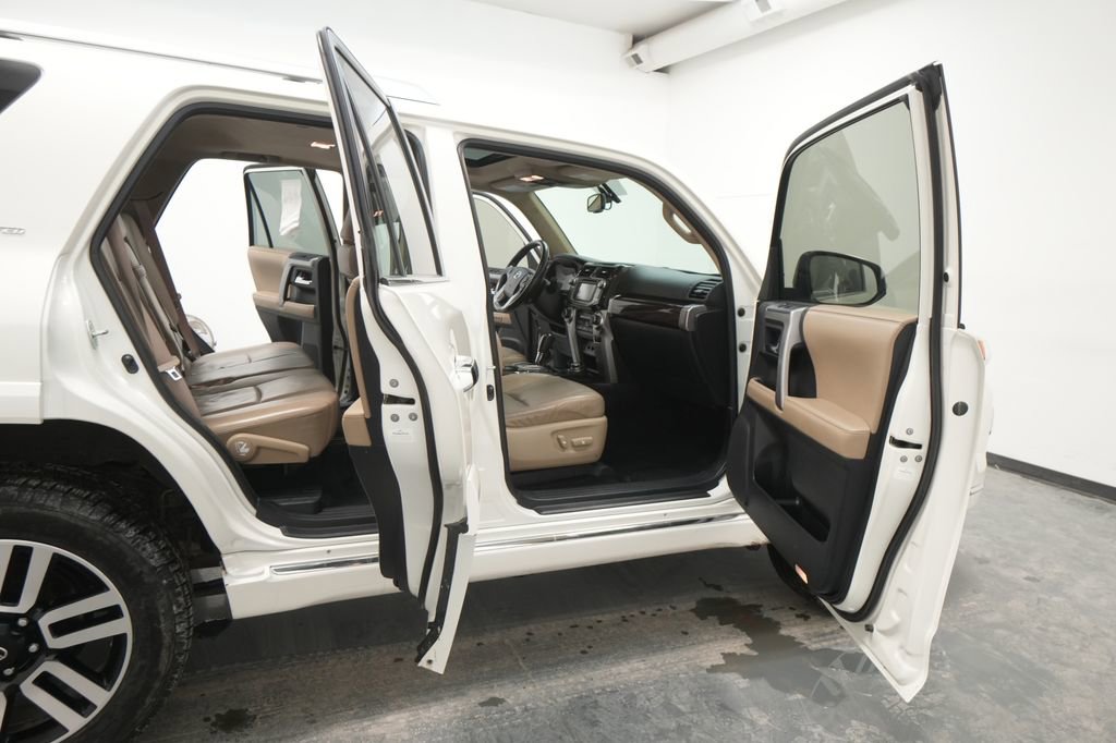 Used 2015 Toyota 4Runner Limited image 31