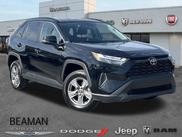 Used 2025 Toyota RAV4 XLE FWD image 1