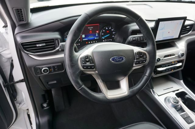 Certified 2023 Ford Explorer XLT w/ Equipment Group 202A RWD image 17